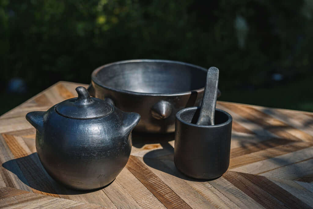 Muki Burned Beker, Bazar Bizar