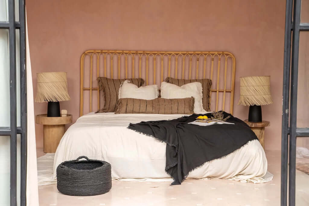 Koristetyynynpäällinen Oh My Gee beige/musta 35x100 Bazar Bizar
