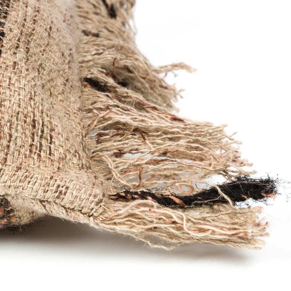 Koristetyynynpäällinen Oh My Gee beige/musta 35x100 Bazar Bizar