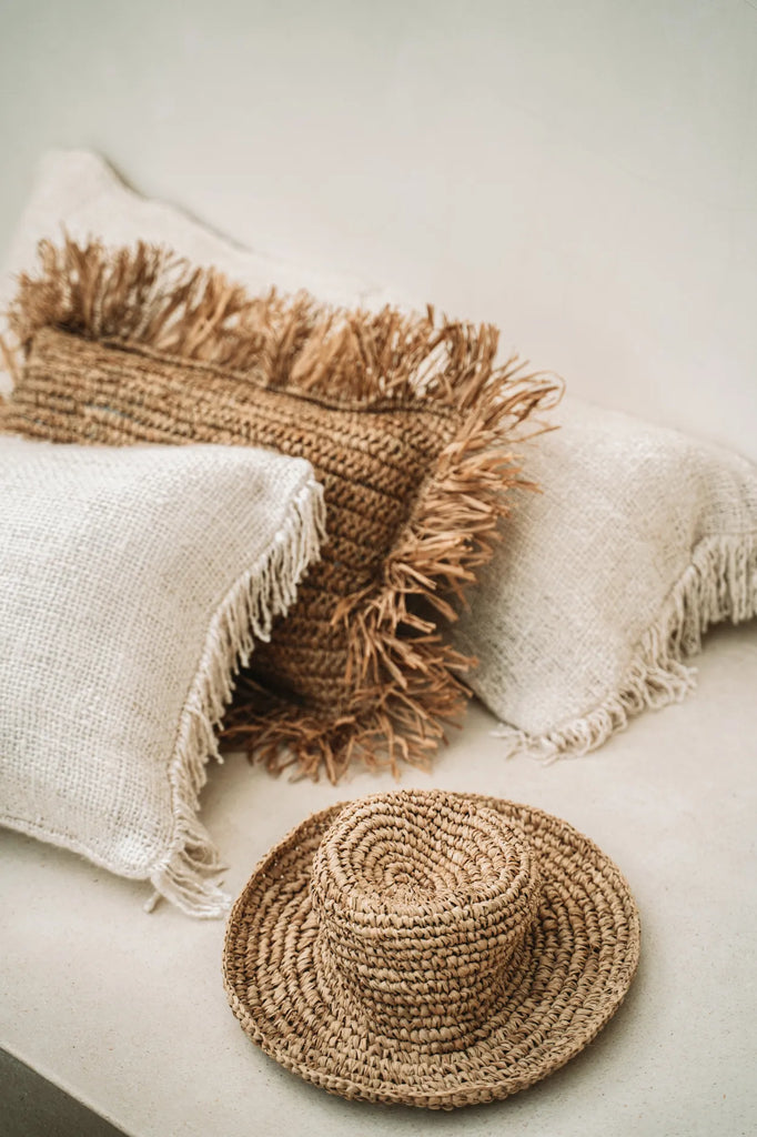 Koristetyynynpäällinen Oh My Gee, luonnonvalkoinen 35x100 Bazar Bizar