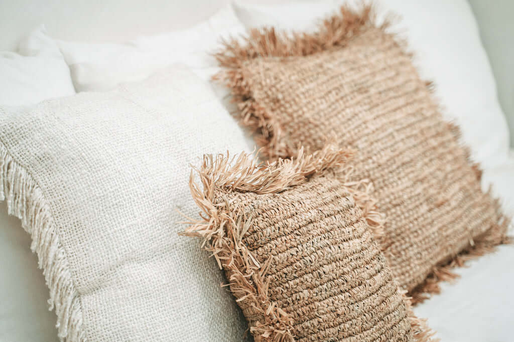 Koristetyynynpäällinen Oh My Gee, luonnonvalkoinen 60x60 Bazar Bizar