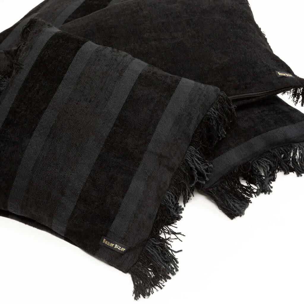 Koristetyynynpäällinen Oh My Gee, musta/sametti 35x100 Bazar Bizar