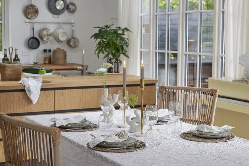 Pöytäliina Eloise, pellava 220x160 Lene Bjerre Desing