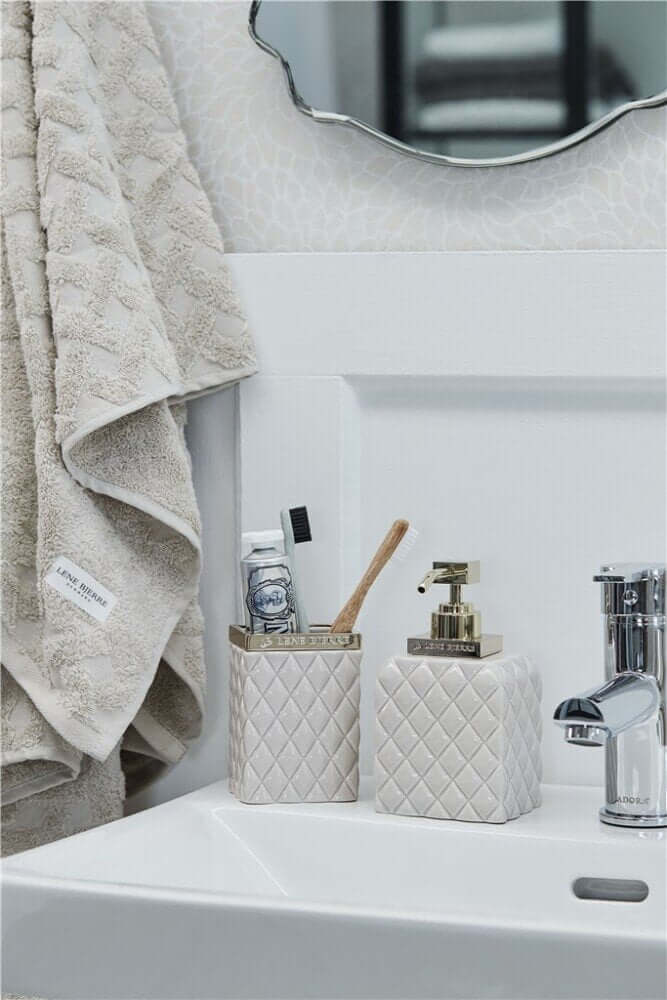 Saippua-annostelija Portia, kameli Lene Bjerre Desing