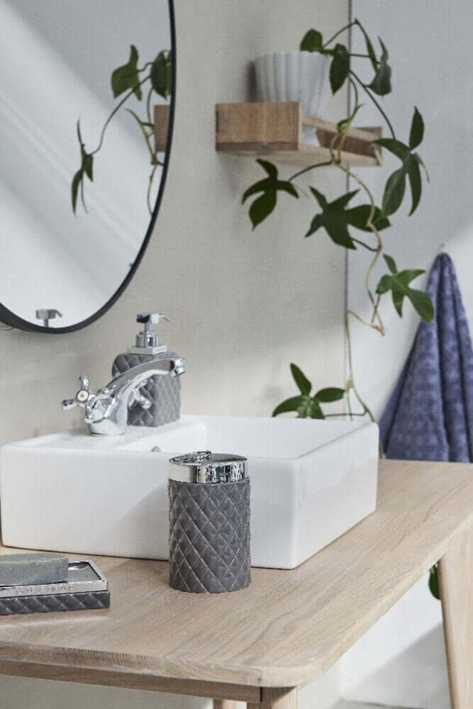 Saippua-annostelija Portia, harmaa Lene Bjerre Desing