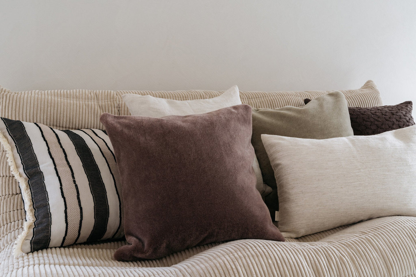 Mohair Koristetyynynpäällinen Amy 50×50 Aubergine, Studio Femme Home