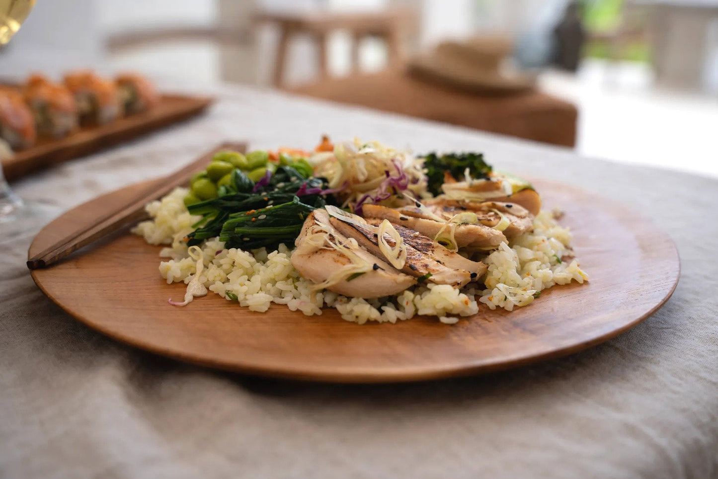 Lautanen Teak, M Bazar Bizar