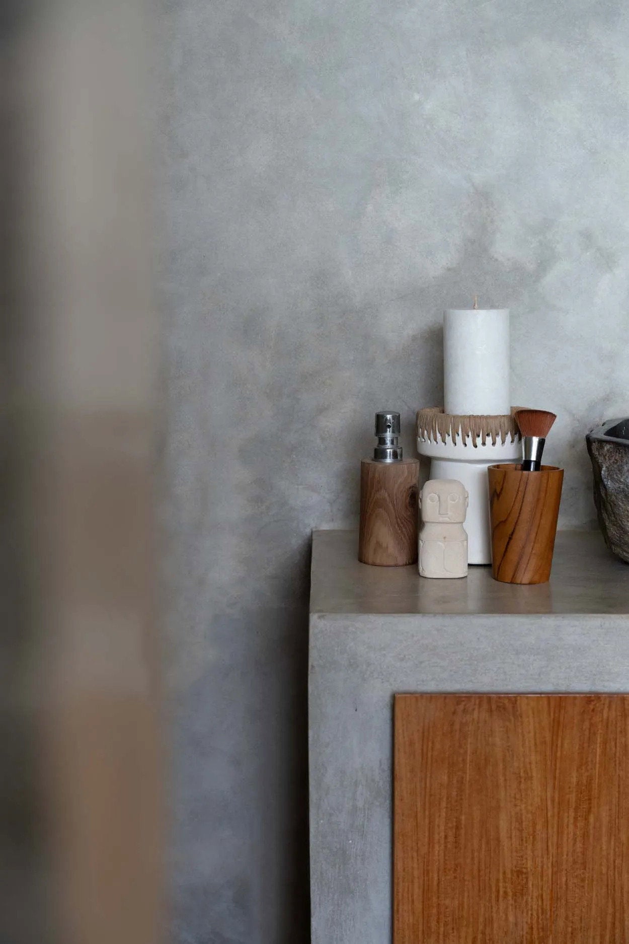 Muki Teak, korkea Bazar Bizar