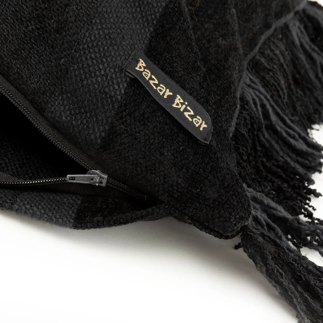 Koristetyynynpäällinen Oh My Gee, musta/sametti 30x50 Bazar Bizar