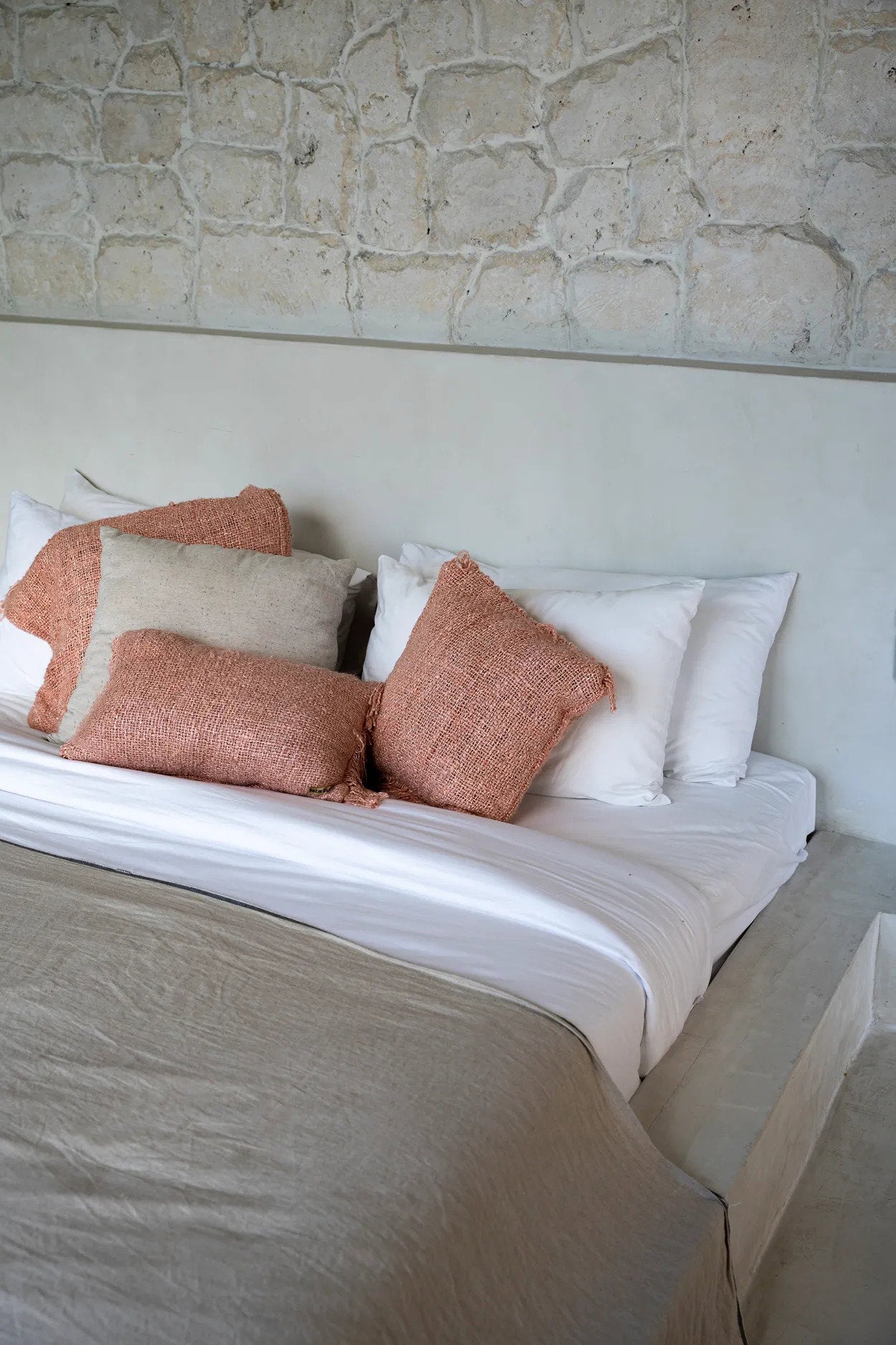 Koristetyynynpäällinen Oh My Gee, lohenpunainen 40x40 Bazar Bizar