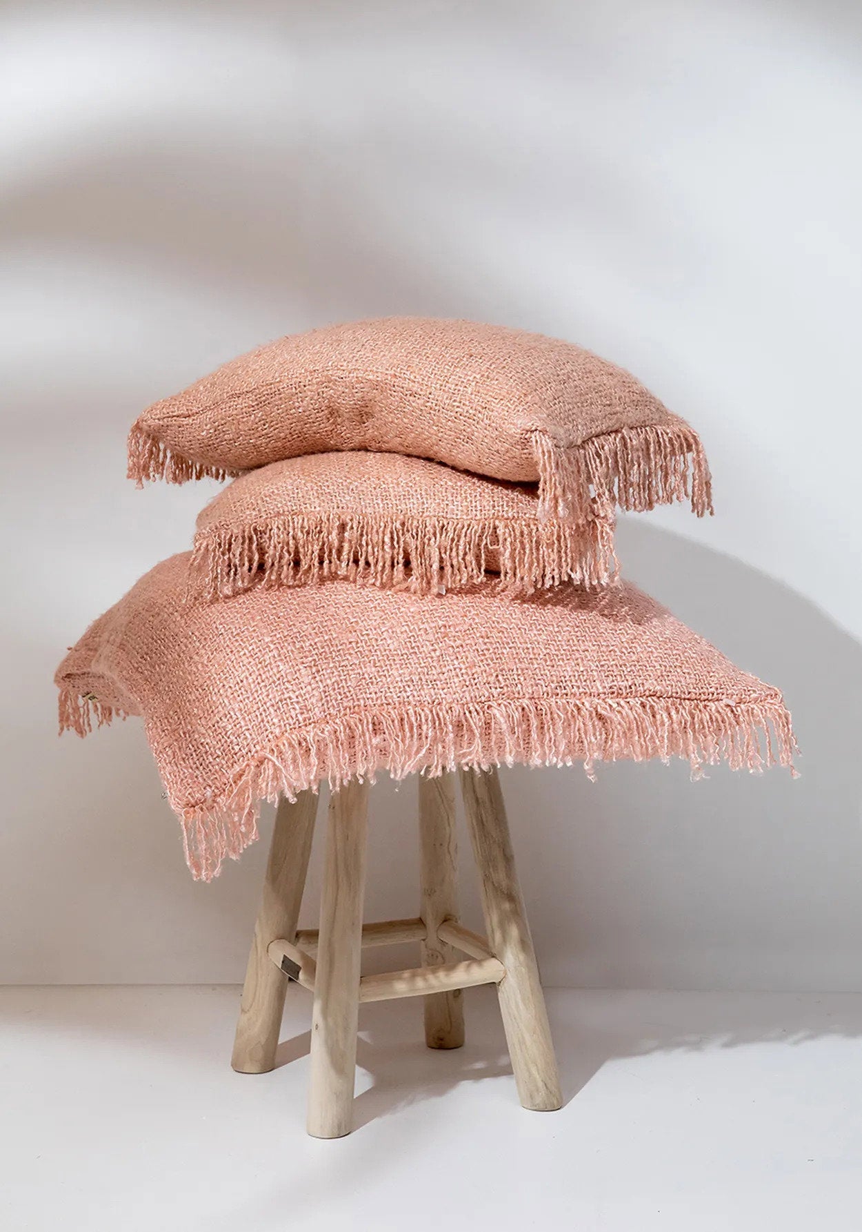 Koristetyynynpäällinen Oh My Gee, lohenpunainen 60x60 Bazar Bizar