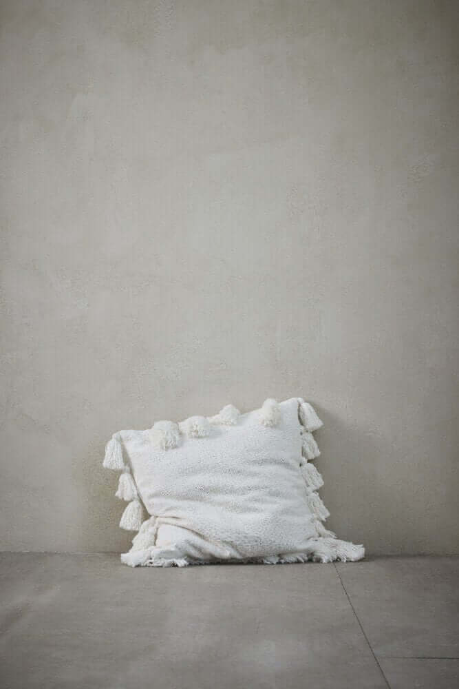 Iso koristetyyny Feminia, luonnonvalkoinen 60x60 Lene Bjerre Desing